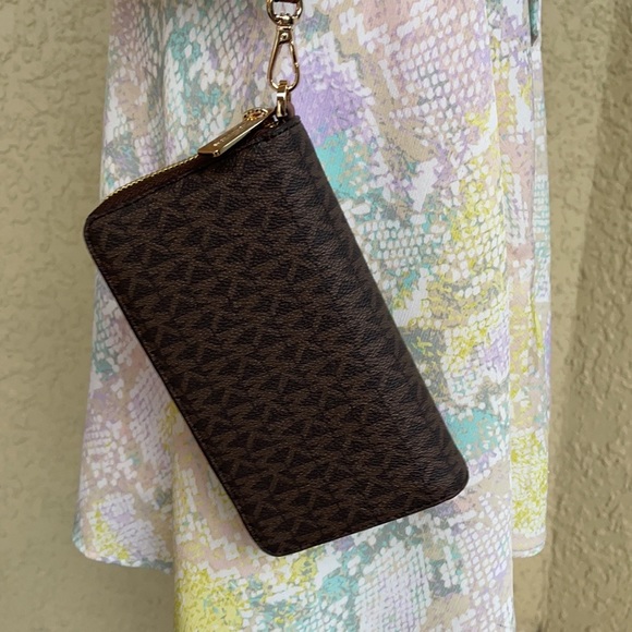 Michael Kors Jet Set Travel LG Flat MF Phone Case - Picture 14 of 16